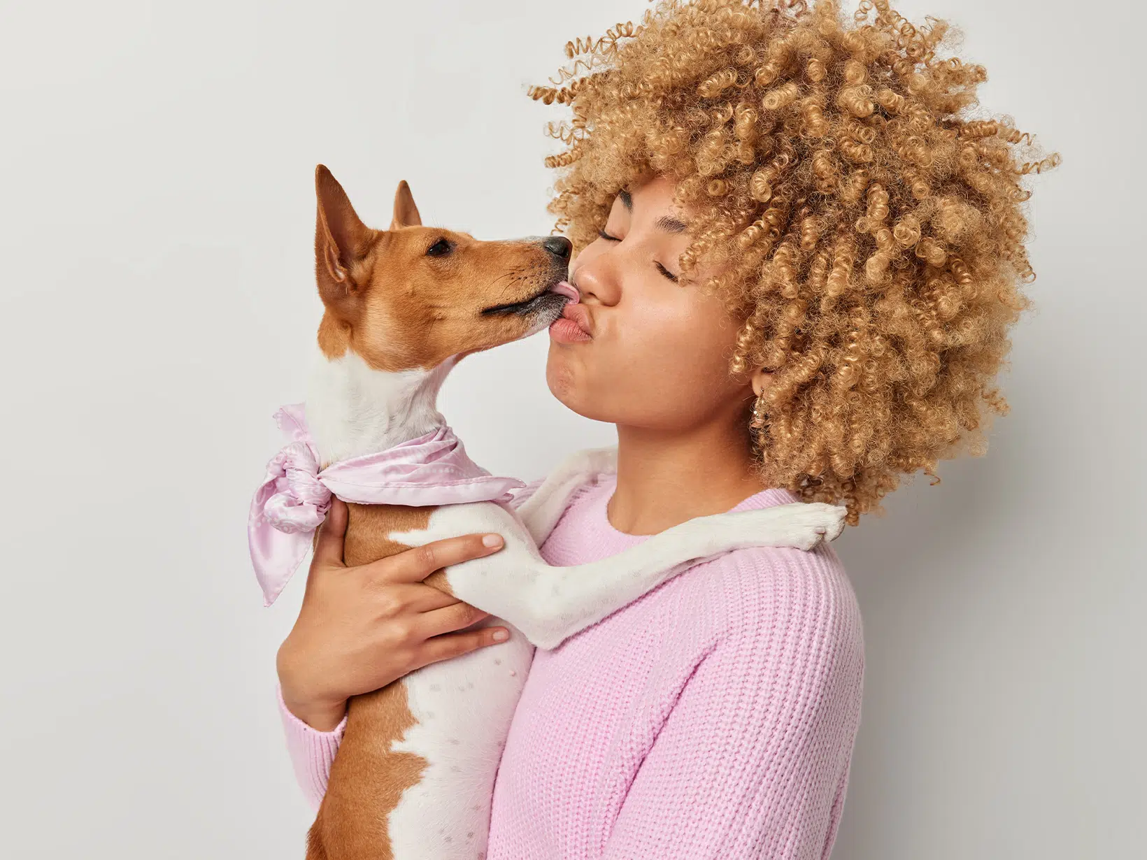 Waarom geeft een hond likjes?